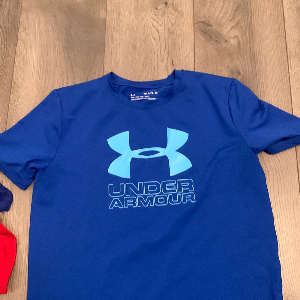 Under Armour Top